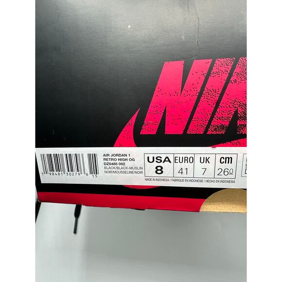 Athletic_Shoes